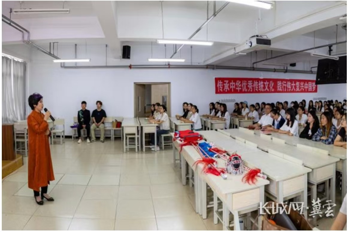 《冀云》——十大网赌正规信誉排名官方网：“新时代 新家乡”主题思政课 探索思政课“新的打开方式”